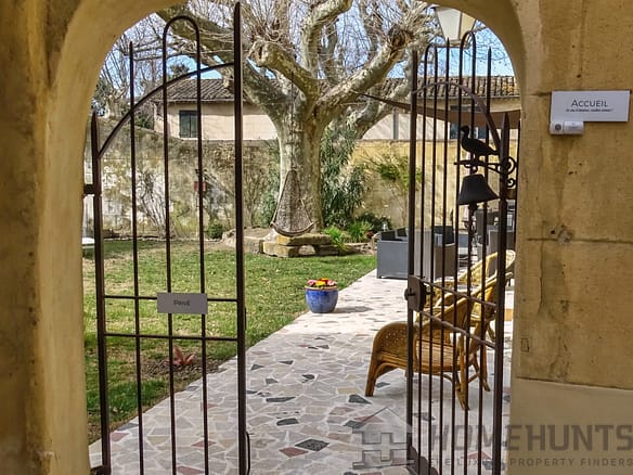 7 Bedroom Villa/House in Avignon 16