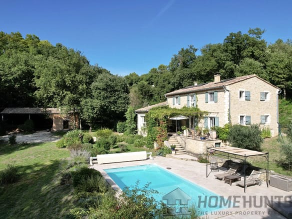 5 Bedroom Villa/House in Uzes 6