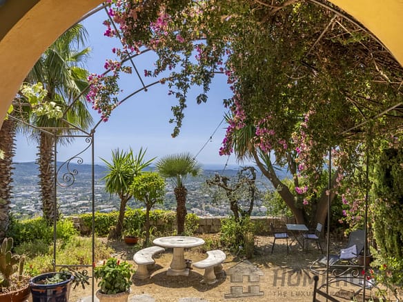 9 Bedroom Villa/House in Grasse 9