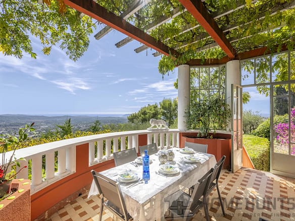 4 Bedroom Villa/House in Grasse 7