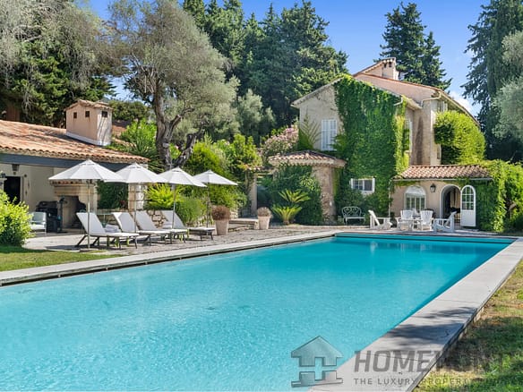 8 Bedroom Villa/House in Vence 34