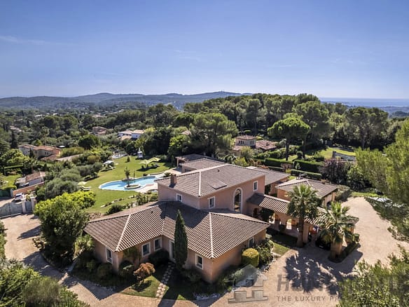 6 Bedroom Villa/House in Mougins 26