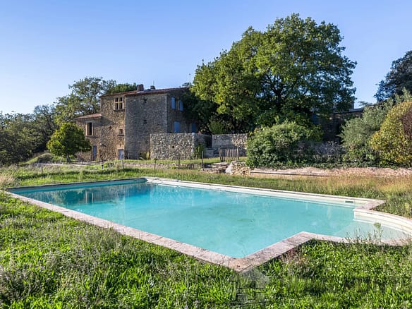 7 Bedroom Villa/House in Cucuron 8