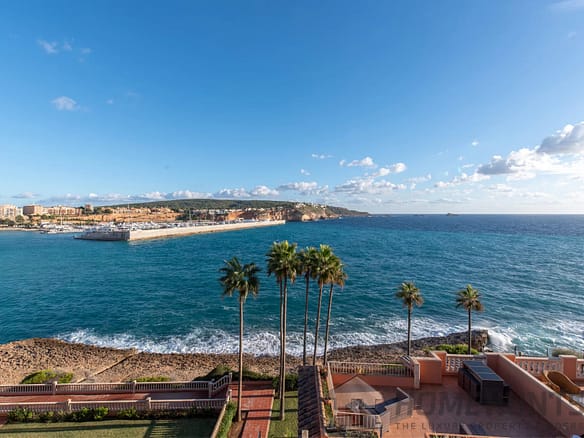 2 Bedroom Apartment in Santa Ponsa 5