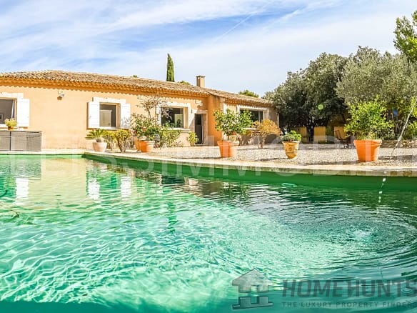 5 Bedroom Villa/House in Mouries 4