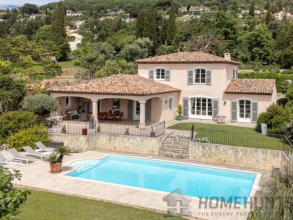 4 Bedroom Villa/House in Vence 7