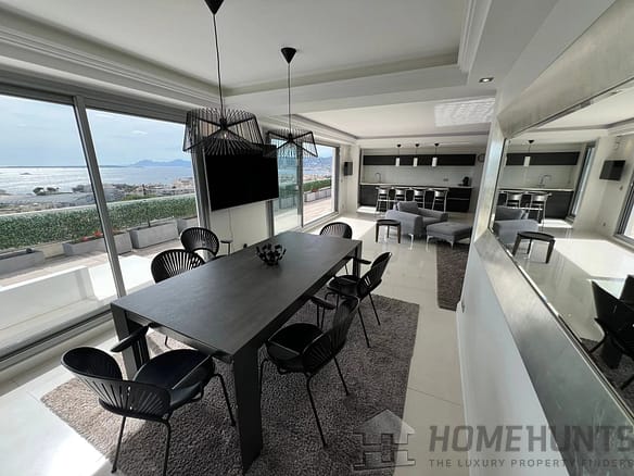 3 Bedroom Apartment in Juan Les Pins 10