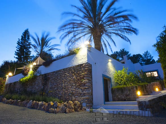 4 Bedroom Villa/House in Sant Joan De Labritja 2