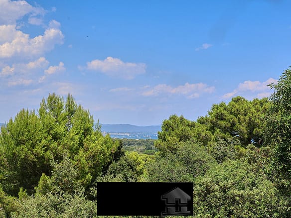 5 Bedroom Villa/House in Hyeres 5