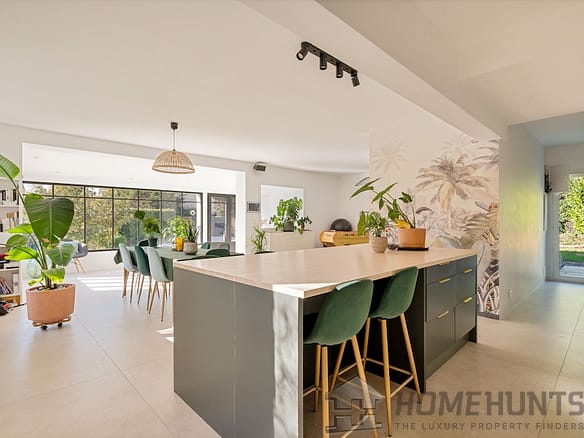 Villa/House For Sale in Aix En Provence 12