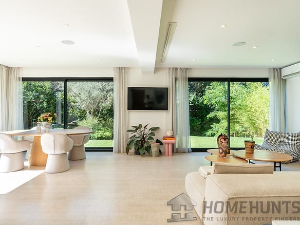 Villa/House For Sale in Aix En Provence 8