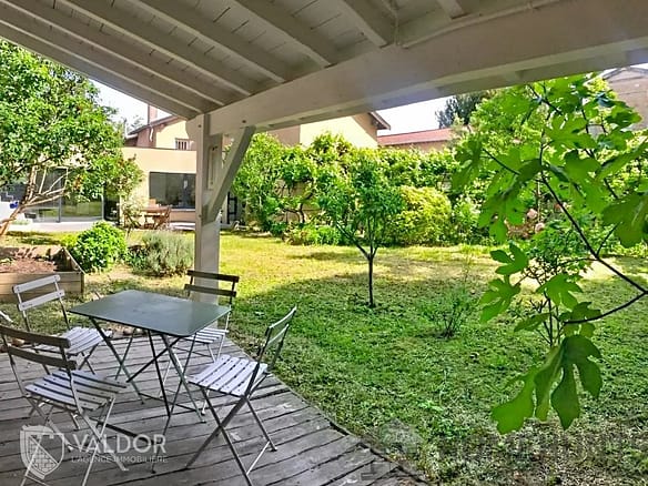 5 Bedroom Villa/House in Genay 30