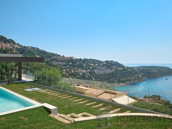 5 Bedroom Villa/House in Roquebrune Cap Martin 8