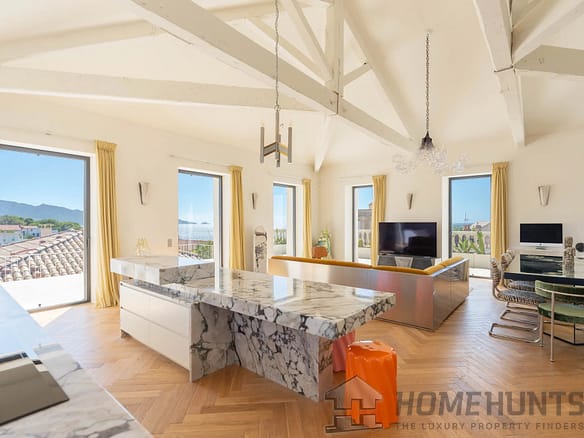 4 Bedroom Villa/House in Marseille 7