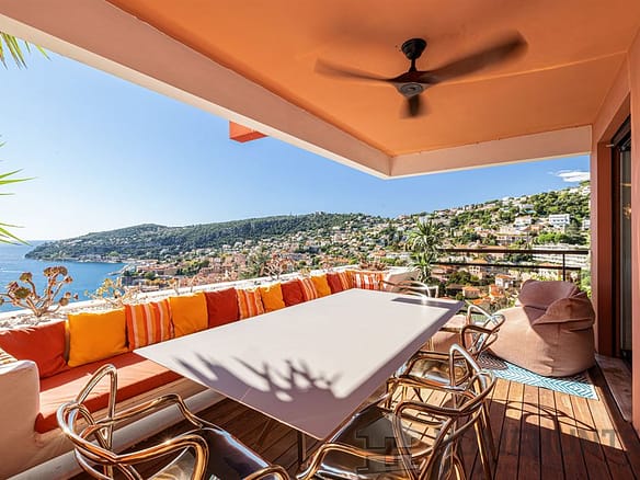 2 Bedroom Apartment in Villefranche Sur Mer 5