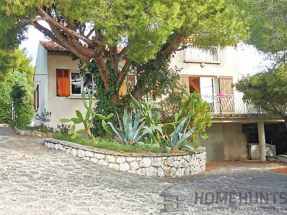 Villa/House For Sale in Cassis 3