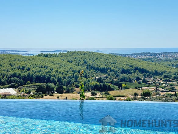 6 Bedroom Villa/House in Sanary Sur Mer 30
