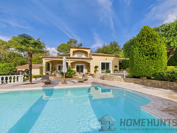 4 Bedroom Villa/House in Roquefort Les Pins 6