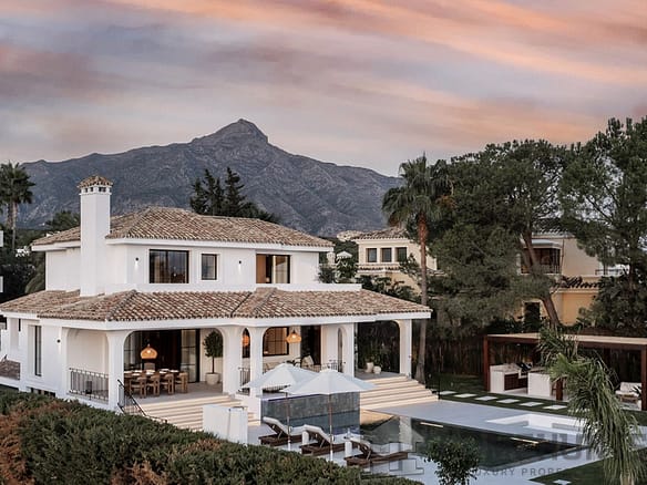 5 Bedroom Villa/House in Nueva Andalucía 5