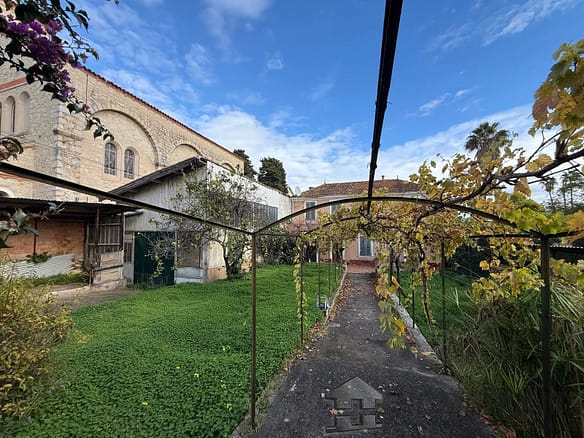 2 Bedroom Villa/House in Cap D Antibes 3