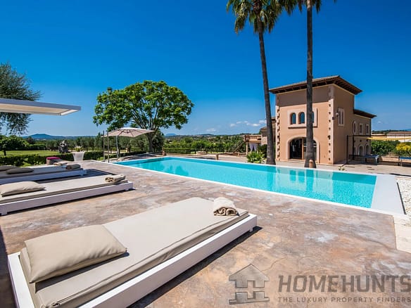 4 Bedroom Villa/House in Margalida 24