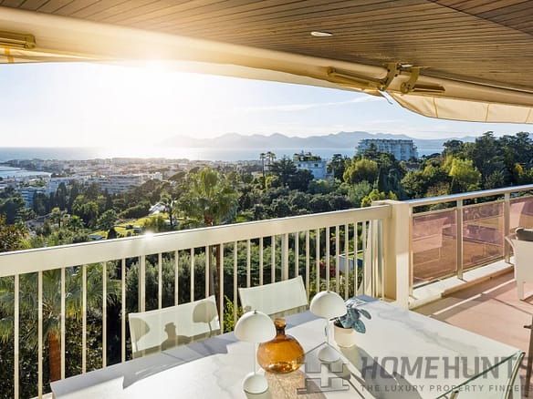 3 Bedroom Apartment in Cannes 5