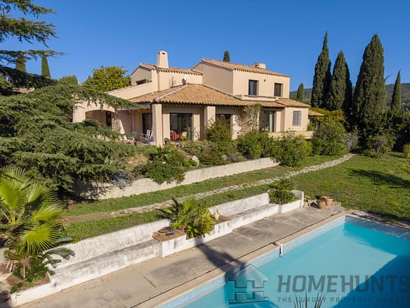 5 Bedroom Villa/House in Sanary Sur Mer 2