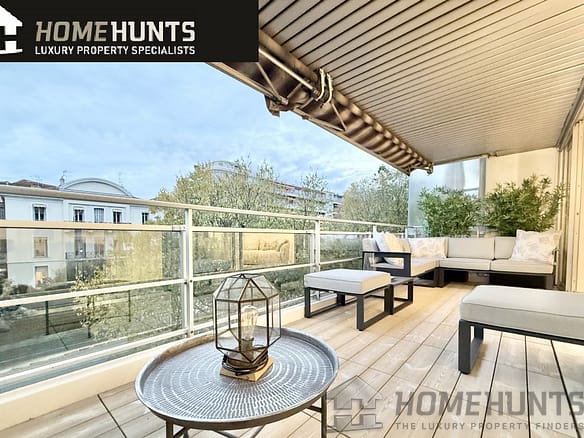 3 Bedroom Apartment in Nice - City 3