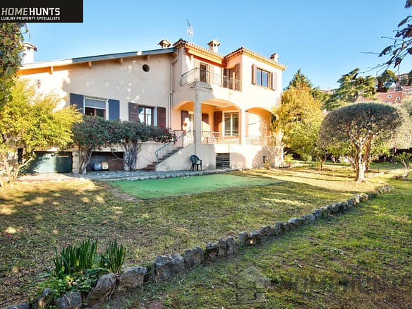 3 Bedroom Villa/House in Villefranche Sur Mer 3