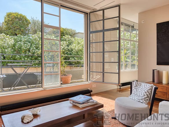 1 Bedroom Apartment in Paris 8th (Golden Triangle - Parc Monceau) 16