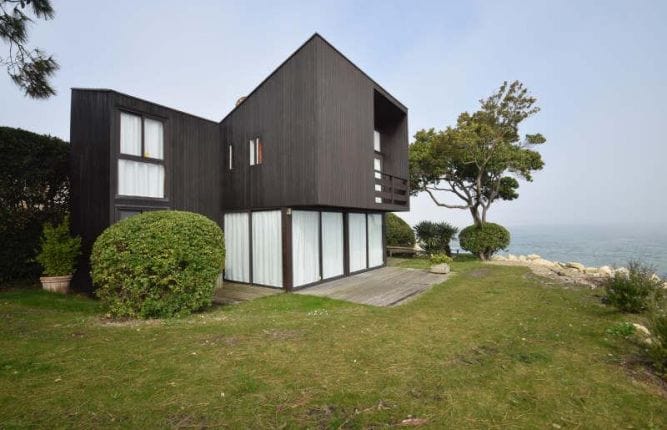 Four Stunning Views from the Best Places to Live in France 5 HH-9100375-1