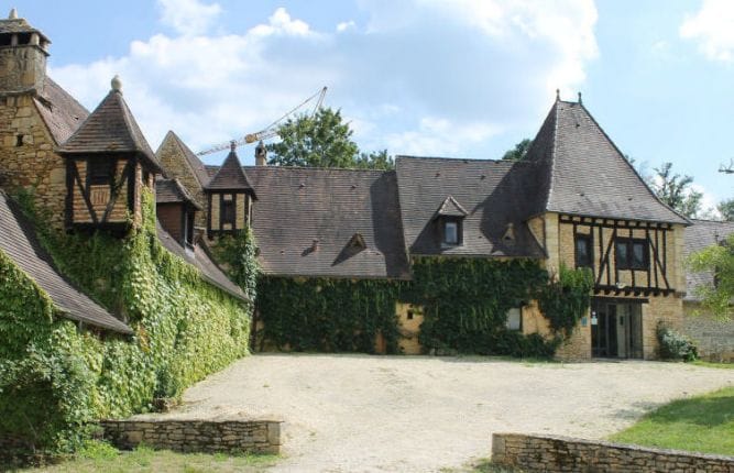 Why You Should Buy a Property in The Dordogne? 3 Photo of property for sale in Montignac - HH-9659815-1