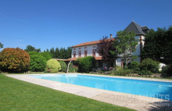 6 Must-See Gite Businesses for Sale in France 2 HH-10502937-1