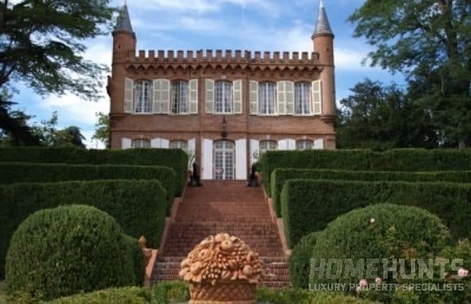 Five Must-See Equestrian Properties For Sale in France 4 Five Must-See Equestrian Properties For Sale in France 4