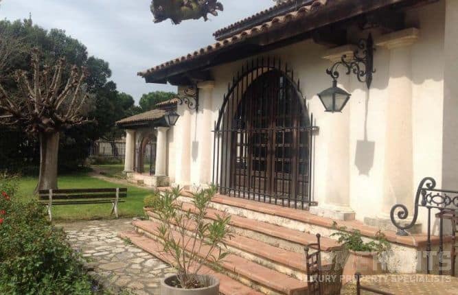 Five Must-See Equestrian Properties For Sale in France 5 Five Must-See Equestrian Properties For Sale in France 5