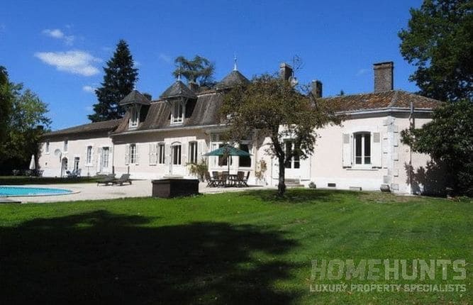 Five Must-See Equestrian Properties For Sale in France 7 Five Must-See Equestrian Properties For Sale in France 7