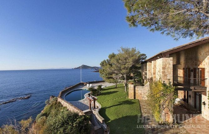 5 Of The Best Luxury Villas With Stunning Swimming Pool Views (To Die For) 4 villa in ANTHEOR