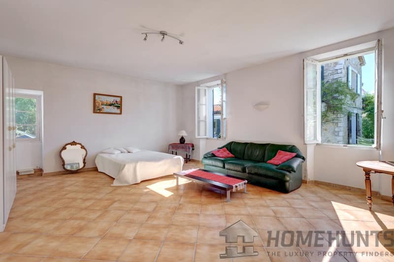 property_HH-15917701-10