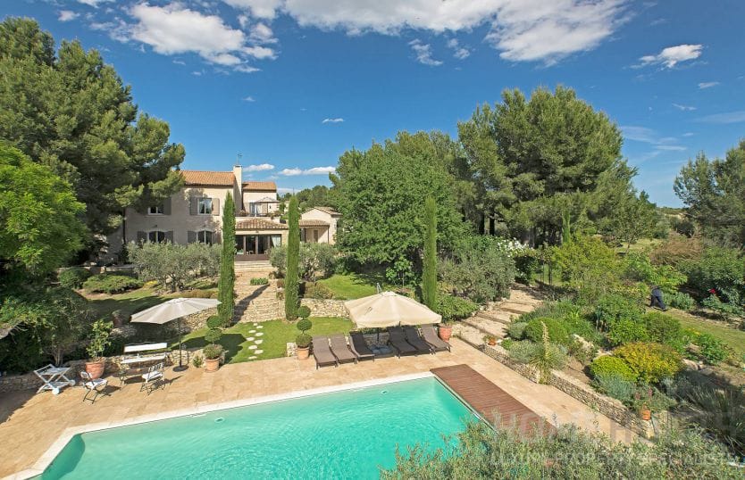 5 Must-See Luxury Properties in Alpilles, France 7 5 Must-See Luxury Properties in Alpilles, France 6