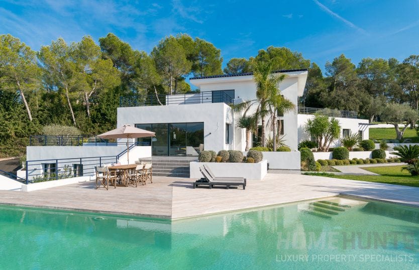 5 Stunning Luxury Properties in Mougins (Fit for a Millionaire) 7