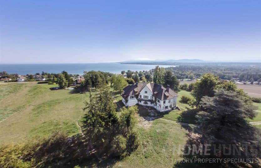 6 Stunning Properties at Lake Geneva (With Views to Die For) 4 6 Stunning Properties at Lake Geneva (With Views to Die For) 3