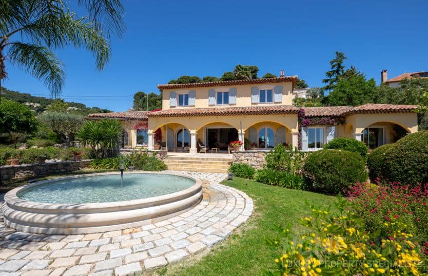 5 of the Best Luxury Places to Live by the Sea in the South of France 3