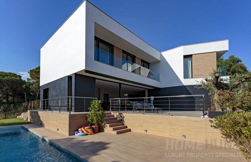 5 Stunning Luxury Villas for Sale in Catalonia, Spain 6 5 Stunning Luxury Villas for Sale in Catalonia, Spain 5