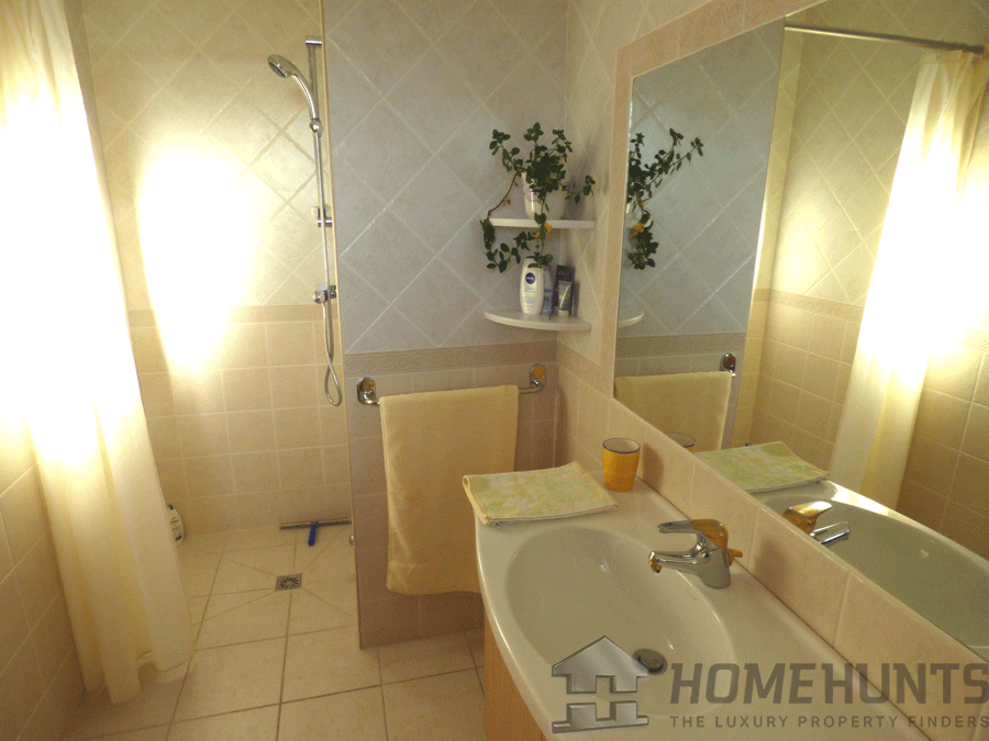 property_HH-15674772-24