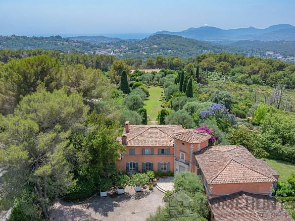 Villa/House For Sale in Mouans Sartoux 18