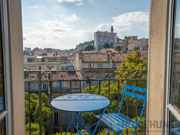 3 Bedroom Apartment in Marseille 10