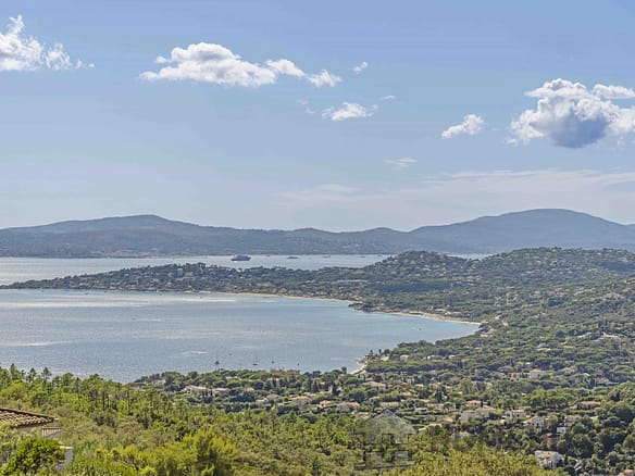 6 Bedroom Villa/House in Roquebrune Sur Argens 4