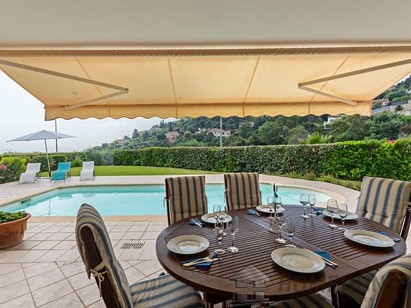 4 Bedroom Apartment in Mandelieu La Napoule 2