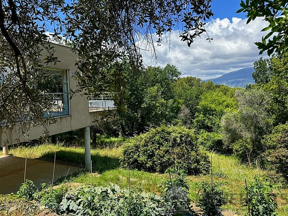 3 Bedroom Villa/House in Valbonne 22