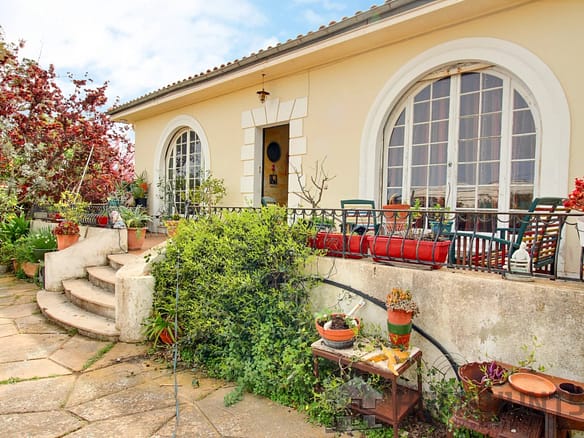 3 Bedroom Villa/House in Nice 30